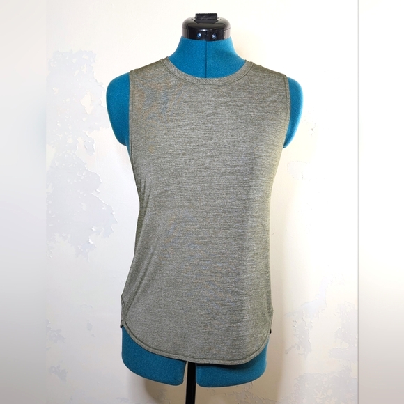 Lululemon green twill racerback tank with ruched back detail, XS-S - Picture 1 of 4